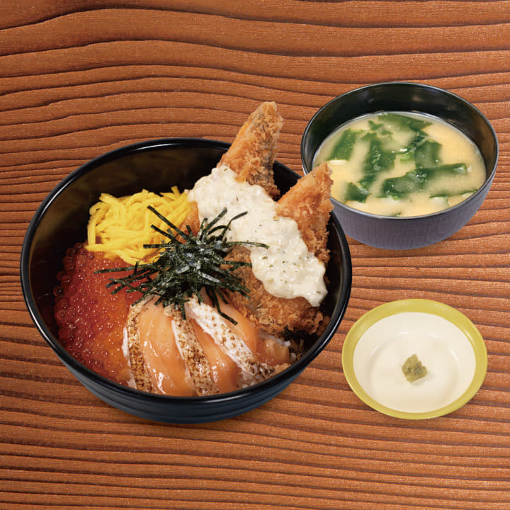 サーモンいくら丼 