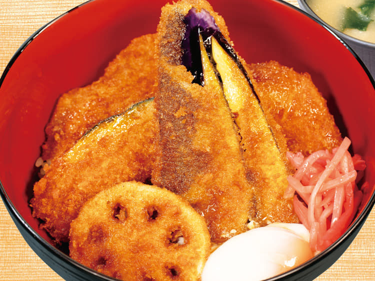 ロースと野菜の合い盛りタレかつ丼＋トッピング半熟玉子