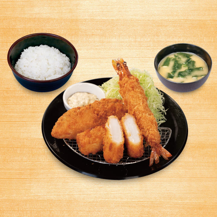 海鮮盛合せ定食（イカ・白身魚・有頭大海老）