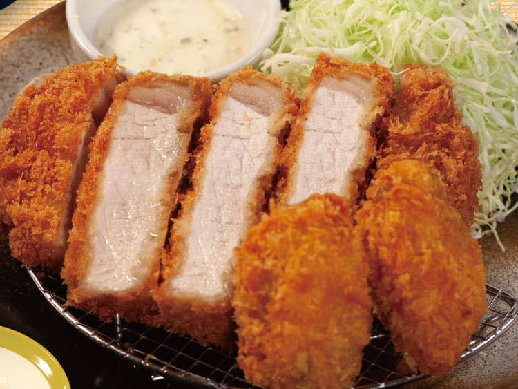 国産雪国育ち厚切りロースかつ&カキフライ(2個)定食