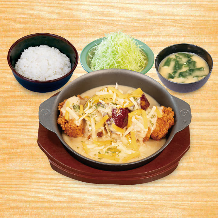 シュクメルリチキンかつ定食