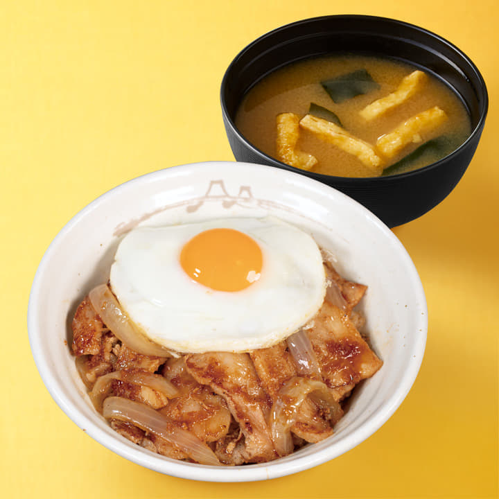 ガーリックバター豚カルビエッグ丼