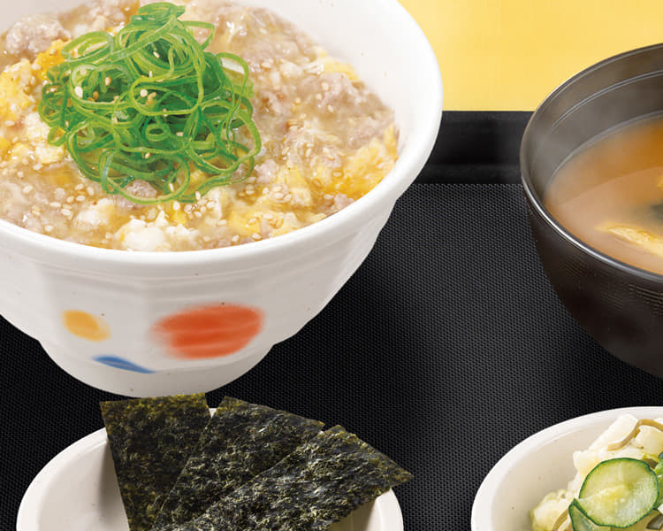 得朝鶏そぼろたまご丼