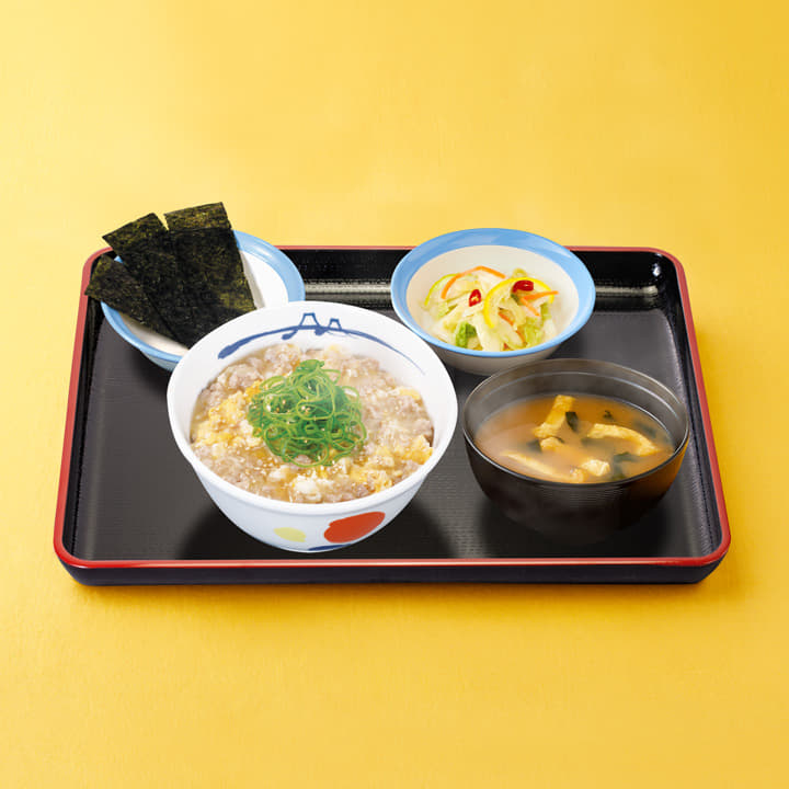 得朝鶏そぼろたまご丼