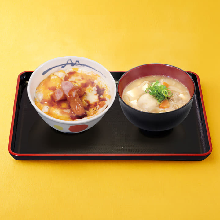 旨辛玉子ソーセージ丼豚汁セット
