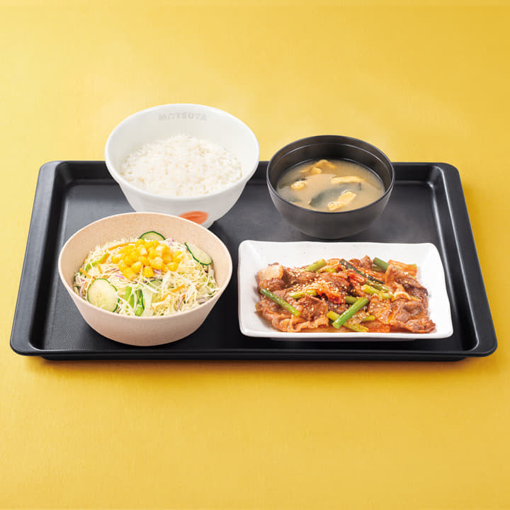 牛焼肉ピリ辛炒め定食