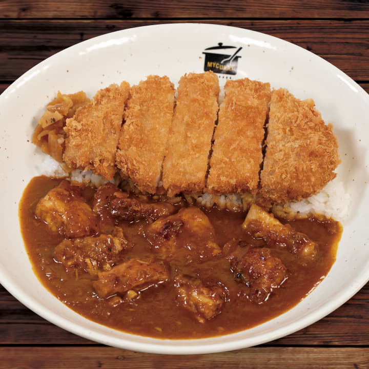 ごろごろ煮込みタンドリーチキンロースかつカレー