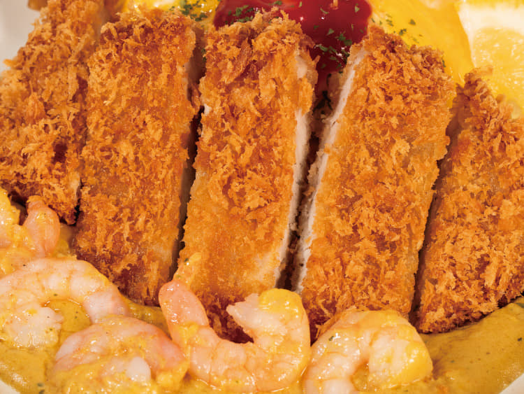 海老のビスク風ロースかつオムレツカレー