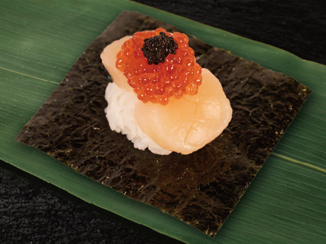 紅鮭いくらビアホタテの包み寿司