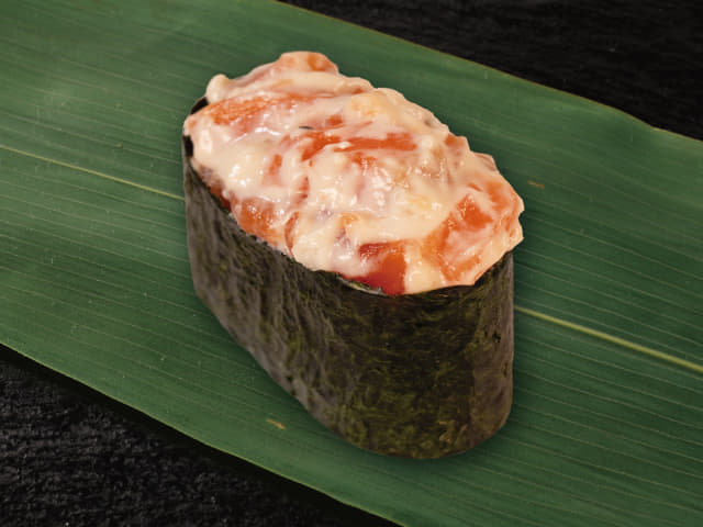 サーモンクリームチーズ軍艦（1貫）