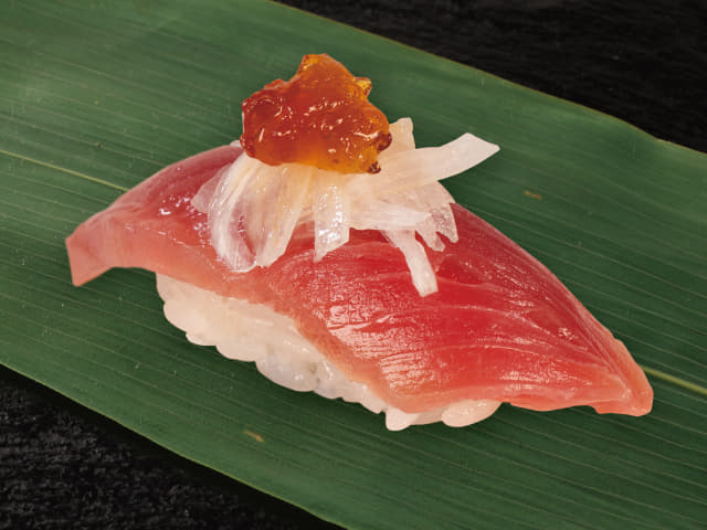 初がつおオニオンポン酢のせ(1貫)