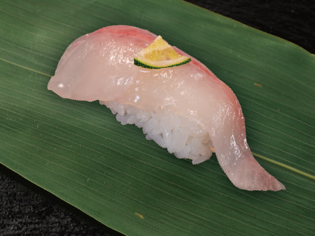 活〆カンパチ岩塩すだちのせ（1貫）