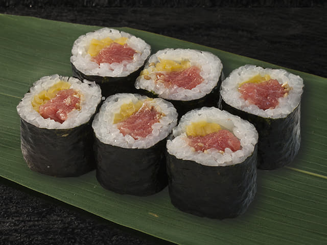 天然南まぐろのトロたく巻き